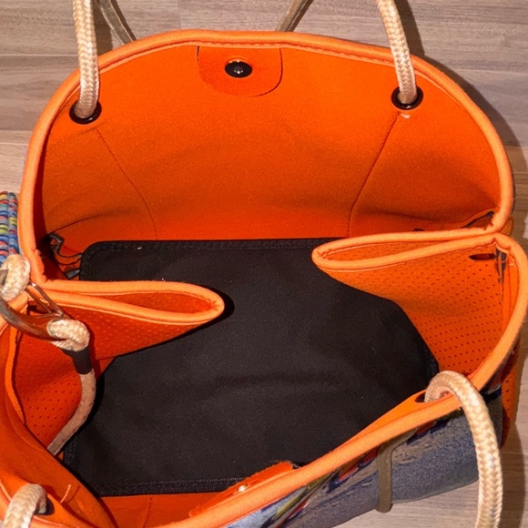 Ah•Dorned Lightweight Water Resistant Neoprene Bag - Picture 5 of 9